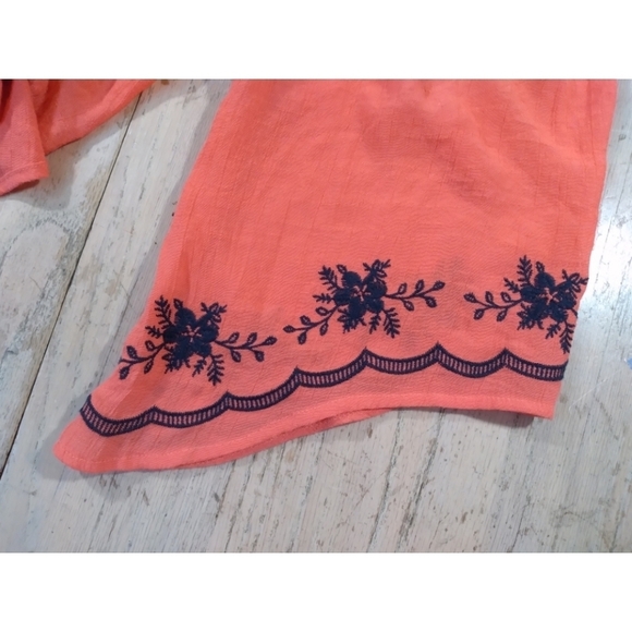 E hanger M off shoulder top embroidered sleeves - Picture 4 of 10